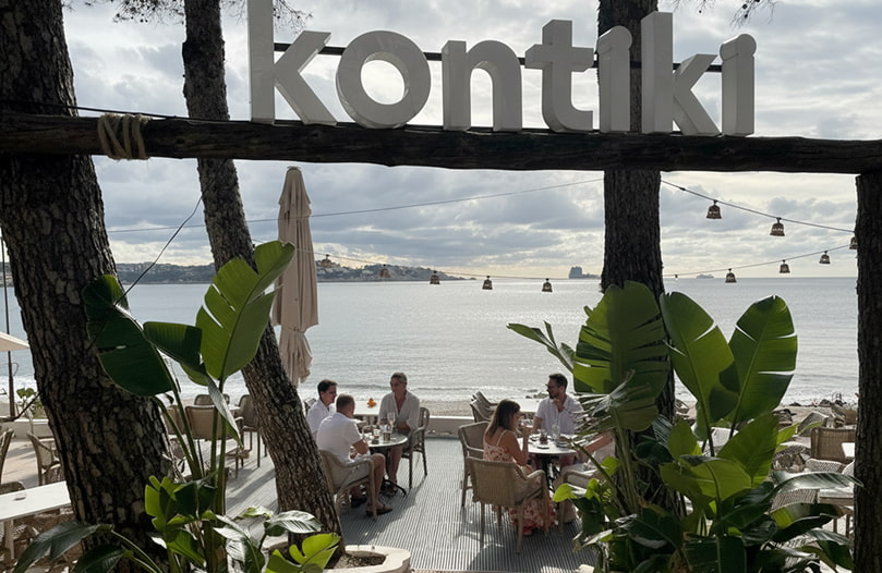 Kontiki Beach Bar Terraza junto al mar del Beach Bar de nuestro Hotel en Paguera, a 10 minutos de la recepción